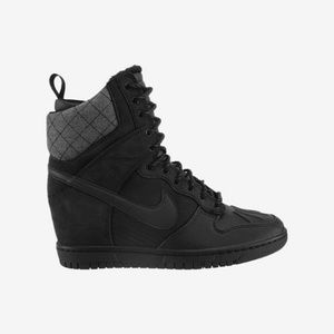 Nike Women's Dunk Sky High SneakerBoot 2.0